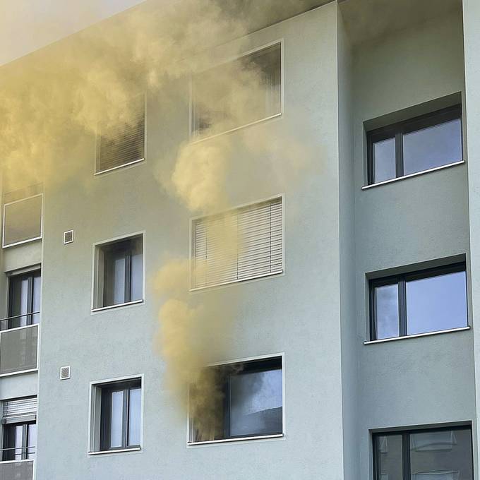 Brand in Mehrfamilienhaus richtet hohen Sachschaden an