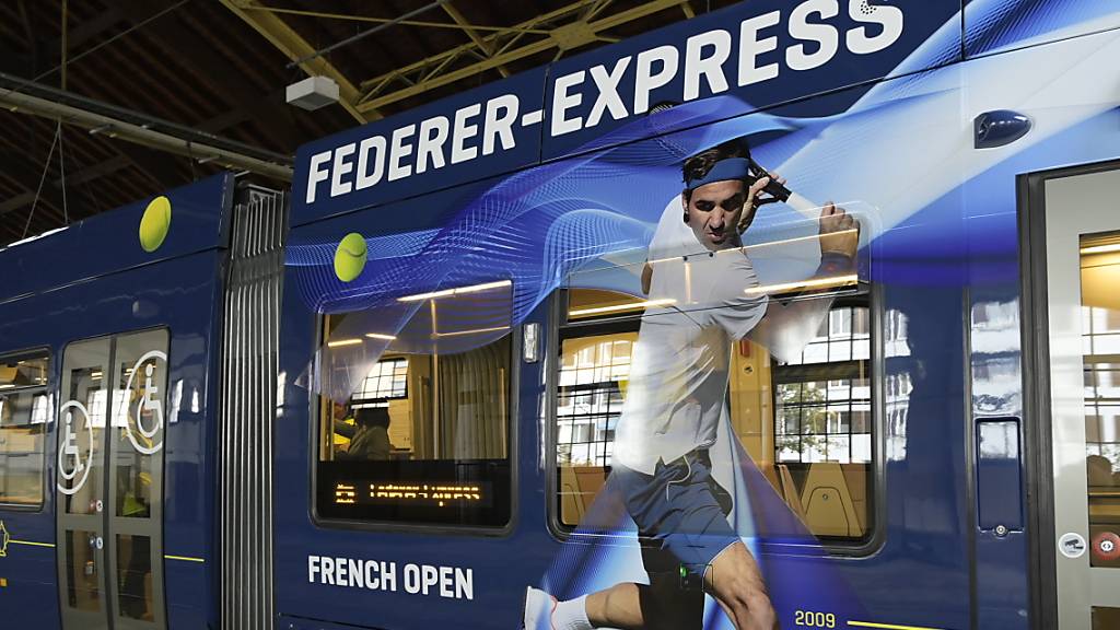 So sieht der Federer-Express der Basler Verkehrs-Betriebe aus, der Roger Federer am Freitag einweihte.