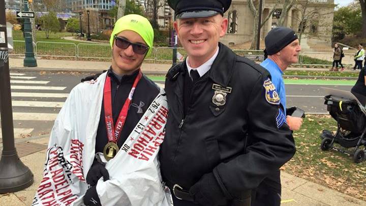 Evan mit Sgt McAlorum nach dem Marathon.