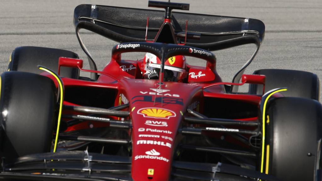 Charles Leclerc im Ferrari schnappt sich die erste Pole-Position der Saison
