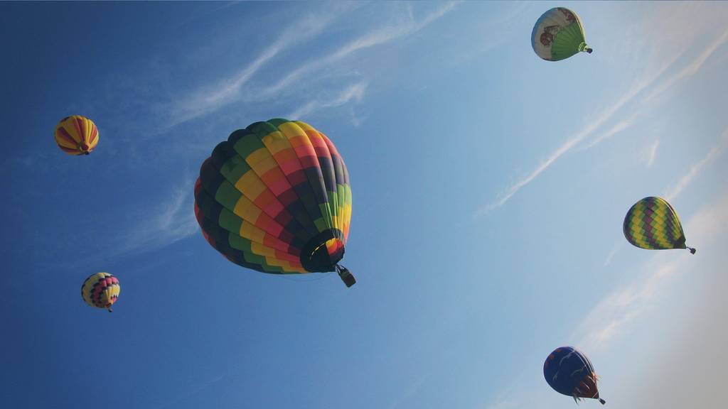 Der Himmel über Widnau ist am Wochenende voller farbiger Ballone.