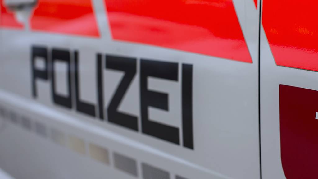 Eine 52-jährige Motorradfahrerin ist am Mittwochabend in Schindellegi SZ bei einem Unfall erheblich verletzt worden. (Symbolbild)