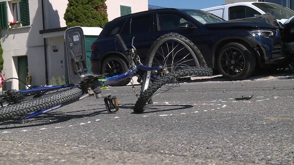 Velofahrer (63) in Wetzikon von Auto erfasst und schwer verletzt