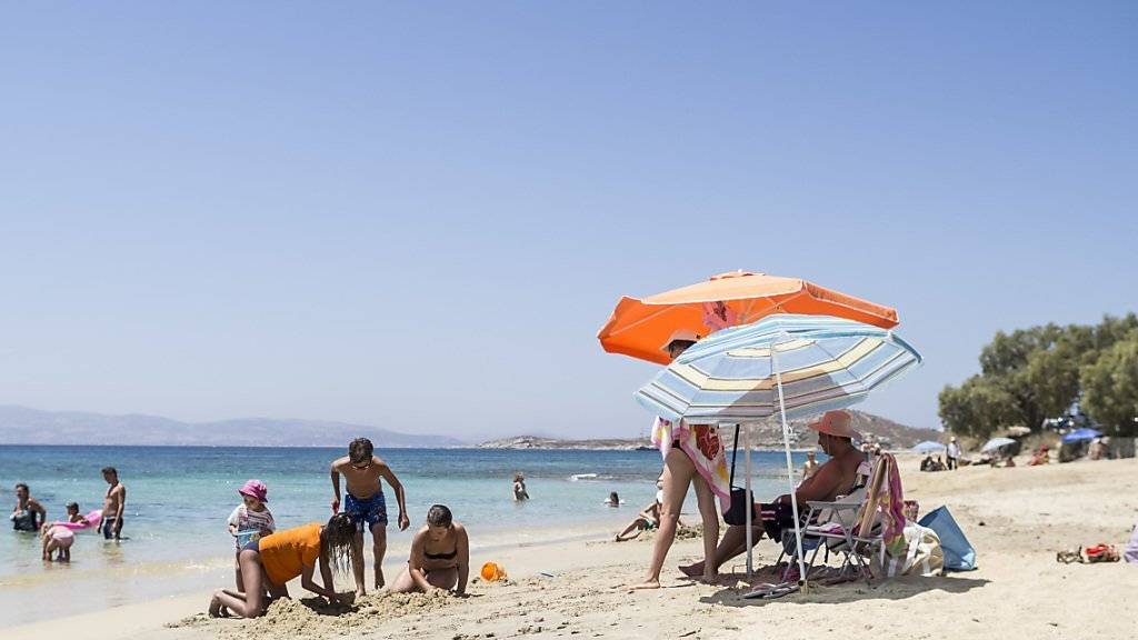 Badetouristen konnten Griechenland im Sommer nicht zu einem Wirtschaftswachstum verhelfen (Archivbild).