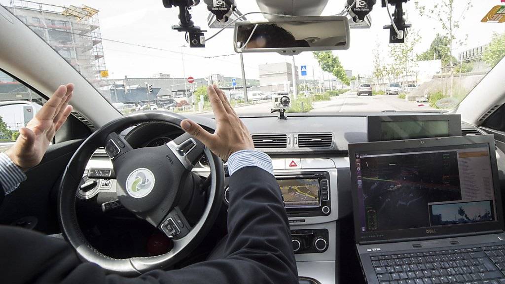 Für selbstfahrende Autos hat Deutschland nun einen gesetzlichen Rahmen in Kraft gesetzt (Symbolbild)