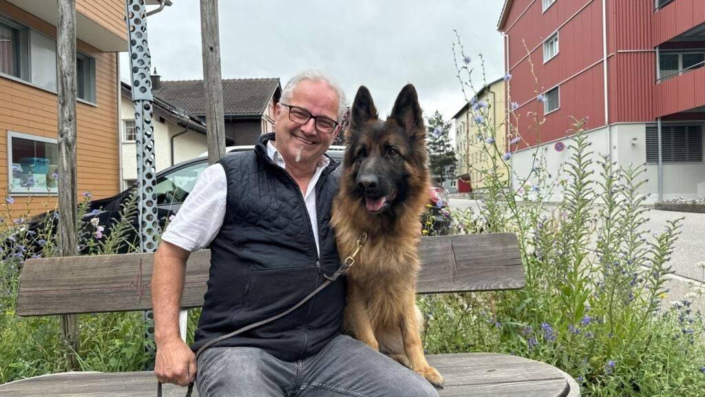 Die Süddeutsche mit ihrem Herrchen in Baden-Württemberg: Ayla (rechts).