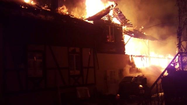 Einfamilienhaus in Flammen