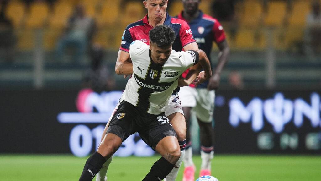 Alessandro Romano setzt Parmas Christian Ordonez unter Druck