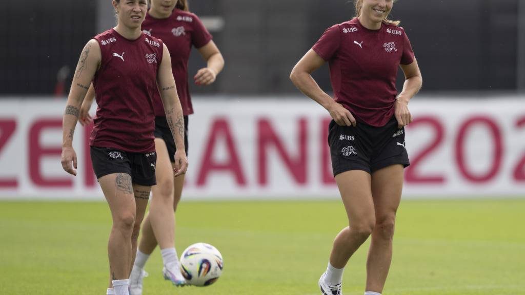 Überzeugten in der Vorrunde mit starken Auftritten: Géraldine Reuteler (l.) und Captain Lia Wälti
