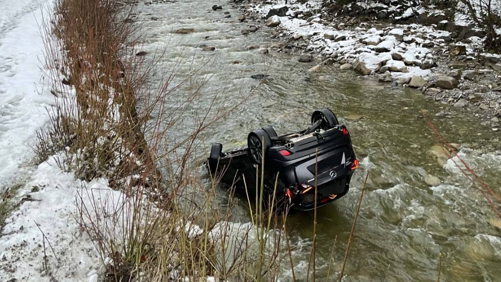 Die Luzerner Polizei rückte am Dienstagmorgen zu einem Unfall in Flühli LU aus.