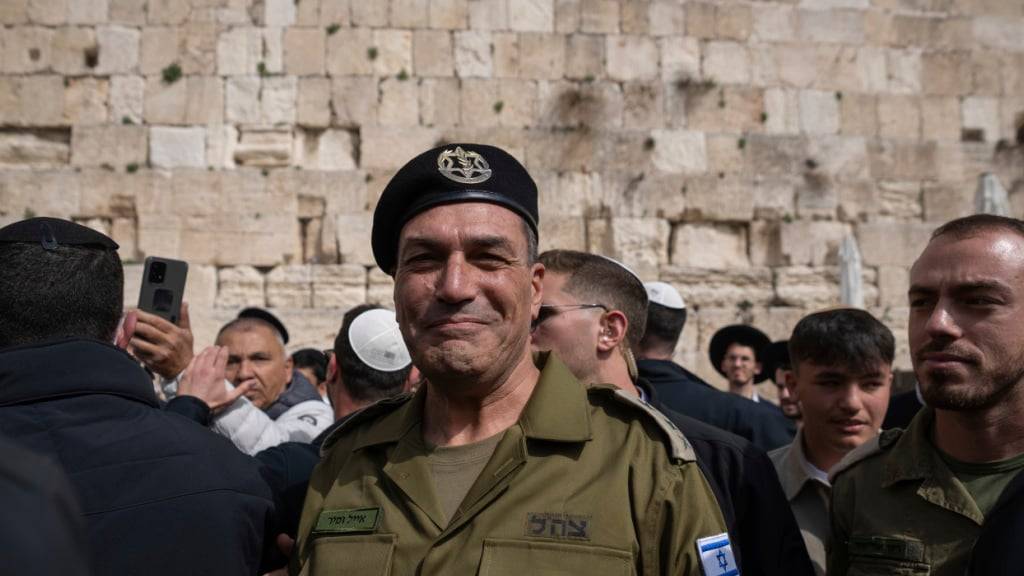 ARCHIV - Israels Generalstabschef, Generalleutnant Ejal Zamir, an der Klagemauer. Foto: Ohad Zwigenberg/AP/dpa