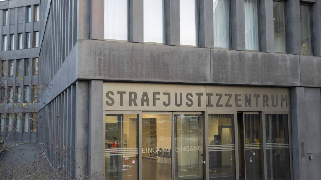 Das Baselbieter Strafgericht in Muttenz hat das Urteil gegen drei Männer im Zusammenhang mit einem 500-Kilogramm-Kokainfund gefällt und Freiheitsstrafen von je 15 Jahren ausgesprochen. (Archivbild)