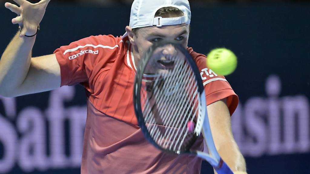 Hoch konzentriert und erfolgreich: Dominic Stricker erreichte erstmals an den Swiss Indoors die Viertelfinals und bezwang zum zweiten Mal in seiner Karriere einen Top-Ten-Spieler