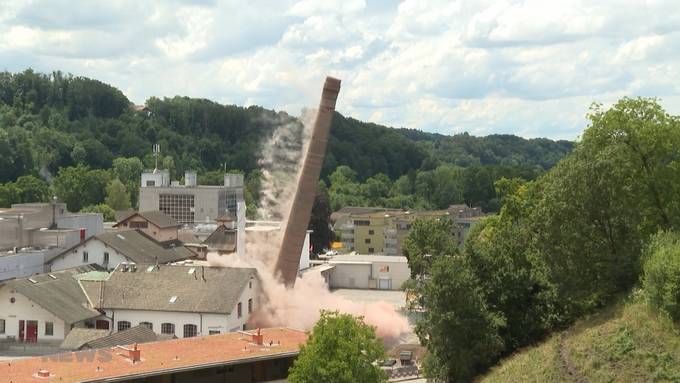 118 Jahre alter Kaminturm in Neuenegg gesprengt