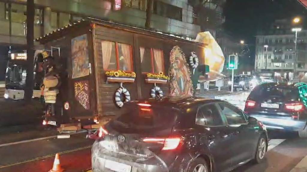 Rüüdig-Zunft hatte Pech mit defektem Fasnachtswagen