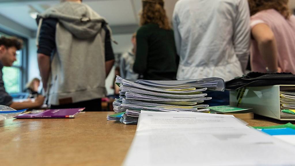 Der bernische Grosse Rat unterstützt den Sprachaustausch zwischen deutsch- und französischsprachigen Schulen. (Symbolbild)