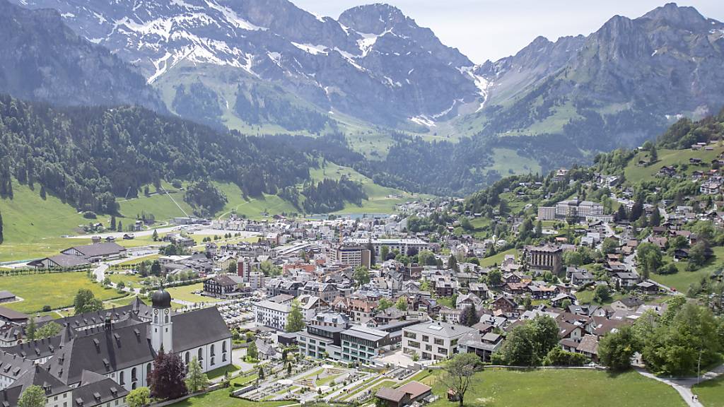 Grundstücke im Kanton Obwalden wie hier in Engelberg werden künftig mittels neuer Software geschätzt. (Archivbild)
