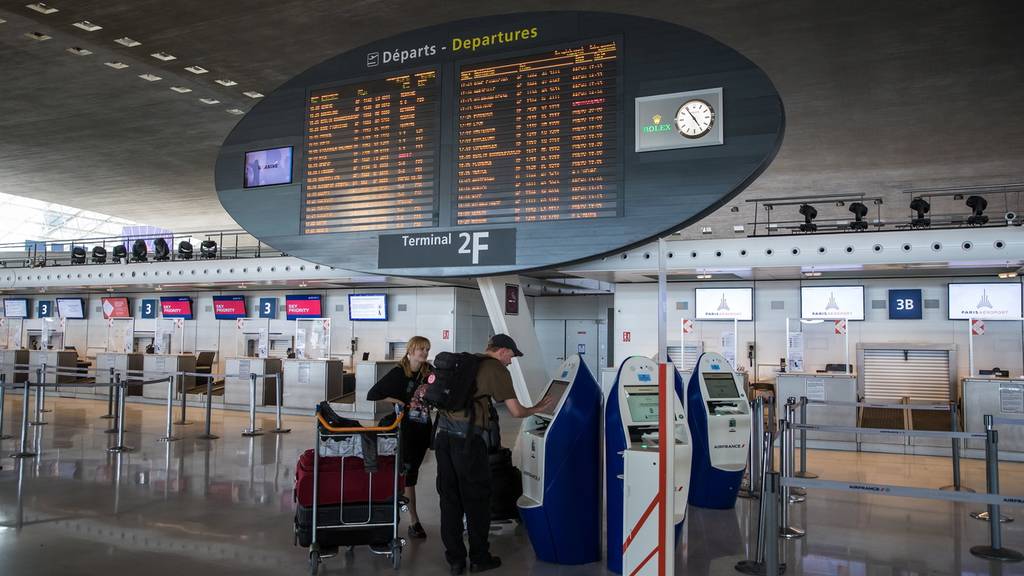 Polizei erschiesst Obdachlosen am Flughafen Roissy-Charles-de-Gaulle