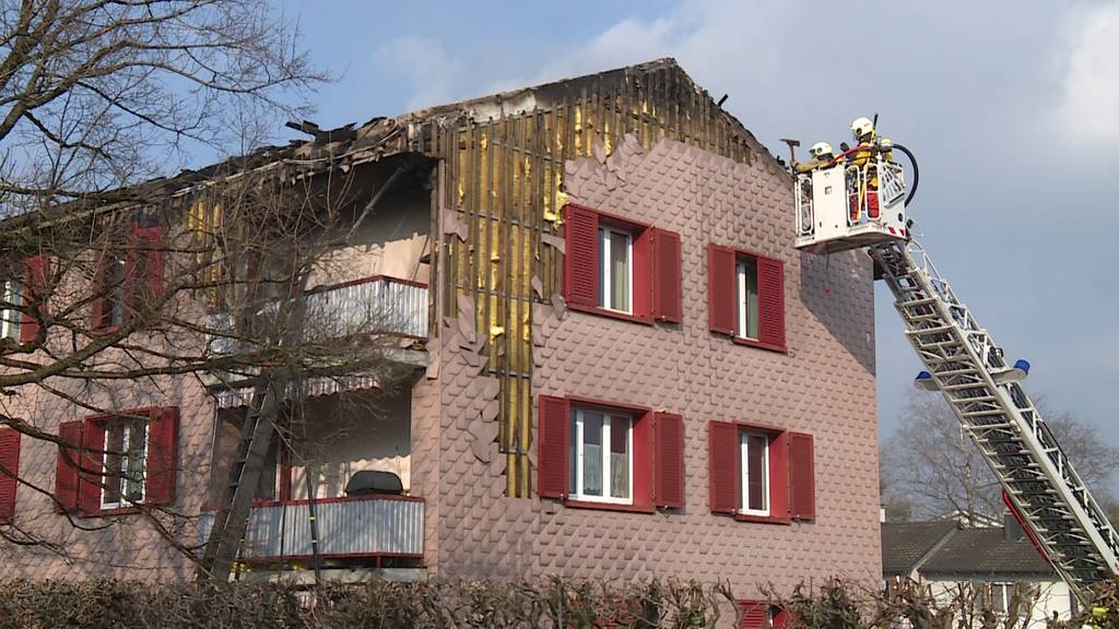 Brand eines Mehrfamilienhauses verursacht grossen Sachschaden