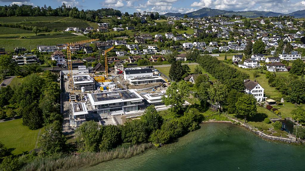 Auf Roger Federers Grundstück in Rapperswil-Jona SG entstehen mehrere Gebäude. Auf den Bau eines Bootshauses verzichtet der ehemalige Tennisstar nun aber.