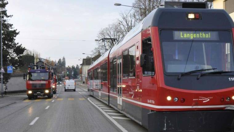 Es hat wieder mal gekracht: Ein Auto wurde vom «Bipperlisi» in Solothurn erfasst. Zwei Personen erlitten Verletzungen.