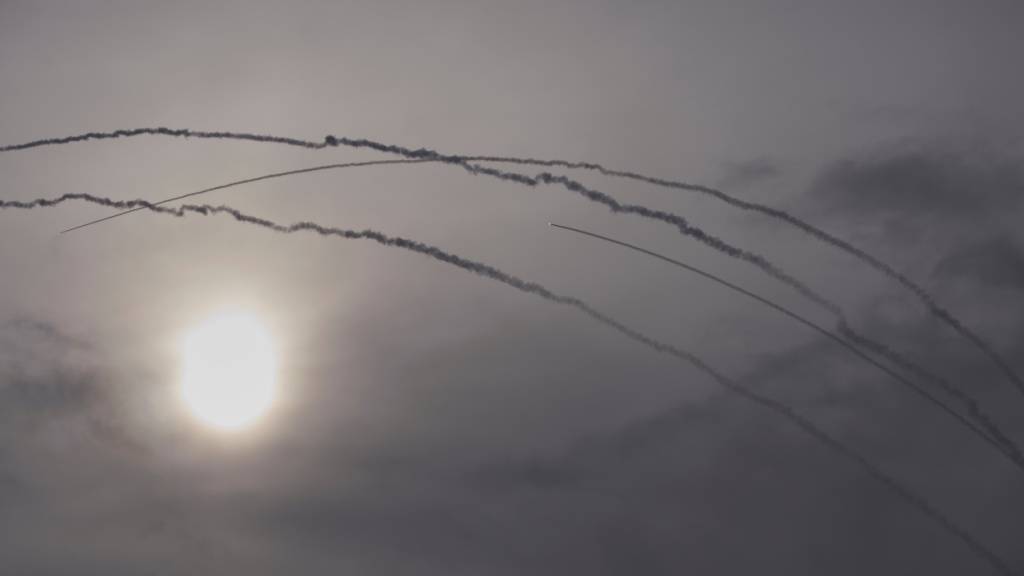 Fünf Raketenangriffe Irans auf Israel binnen zwei Stunden