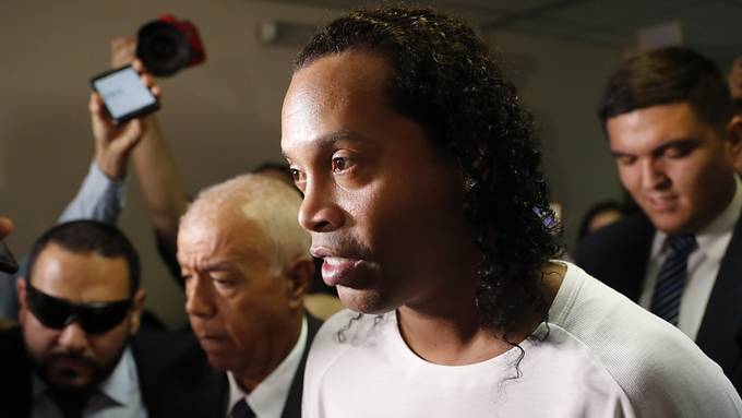 Ex-Fussballstar Ronaldinho bleibt in U-Haft