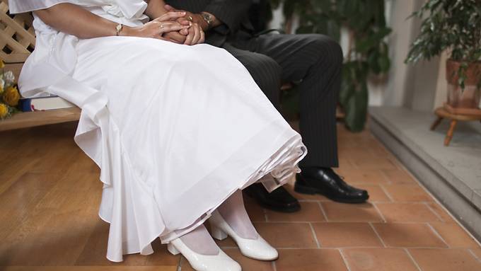 Längere Bedenkfrist in der Schweiz für verheiratete Minderjährige