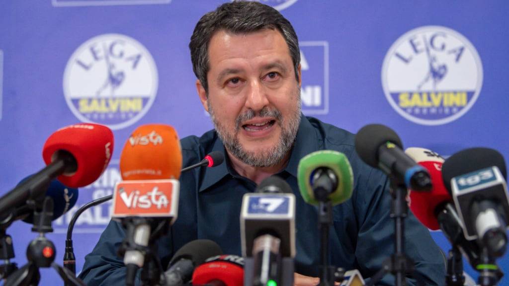 ARCHIV - Lega-Chef Matteo Salvini bei einer Pressekonferenz. Foto: Claudio Furlan/LaPresse/AP/dpa