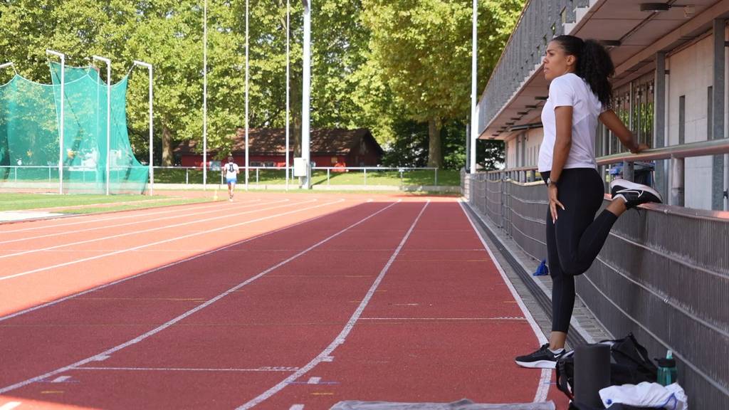 Mujinga Kambundji trainiert trotz Schwangerschaft weiter – und plant bereits ihr Comeback