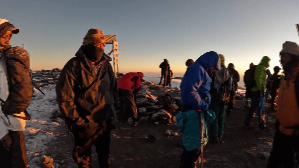 Abenteuer: Unternehmer wandern auf Kilimanjaro