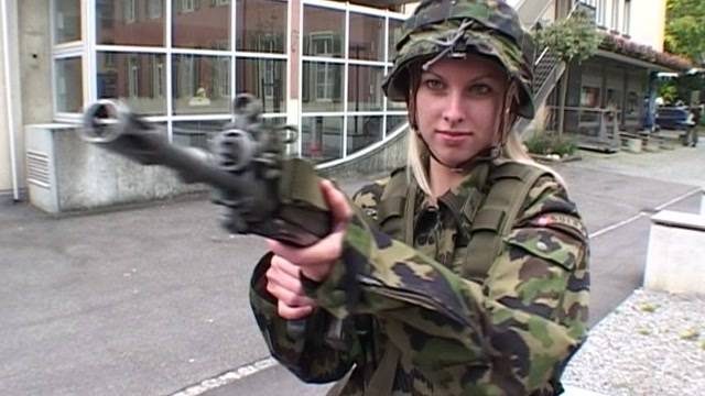 Militärdienstplicht für Frauen gefordert