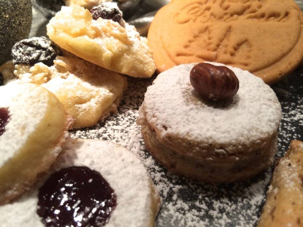 Florentin-Cookies, Mozart-Krapfen oder Karamell-Kekse: Mit diesen Rezepten wird Weihnachten ein bisschen internationaler.
