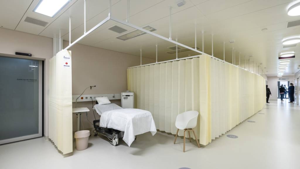 Im Kanton Luzern soll die Zahl ambulanter Behandlung gegenüber den stationären Eingriffen erhöht werden. (Archivaufnahme des ambulanten Zentrums des Stadtspitals Zürich)