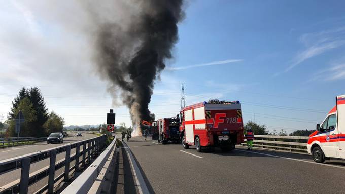 Neuer Strassenbelag auf der A1 nach Carbrand