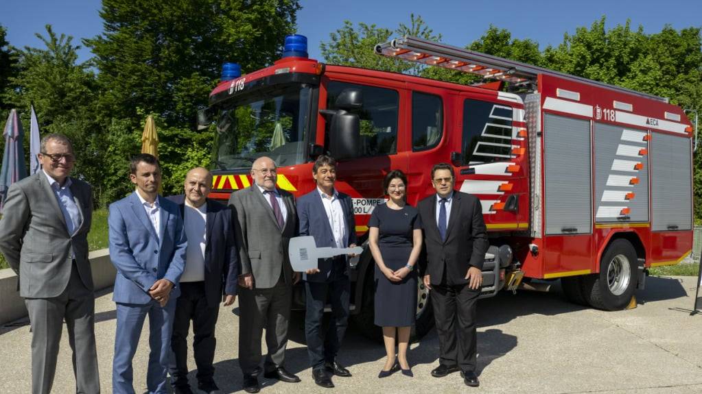 Dieses Feuerwehrfahrzeug und neun weitere aus dem Kanton Waadt gehen in die Ukraine.