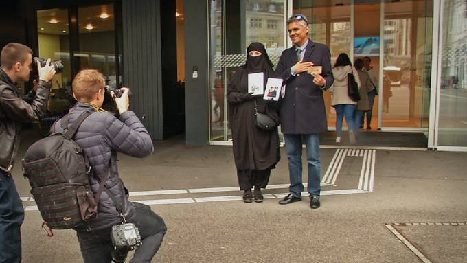 Umstrittene Aktion gegen Burkaverbot