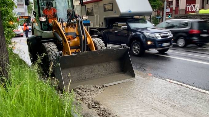 Defekt an der Ladeklappe: Aufräumarbeiten dauern Stunden