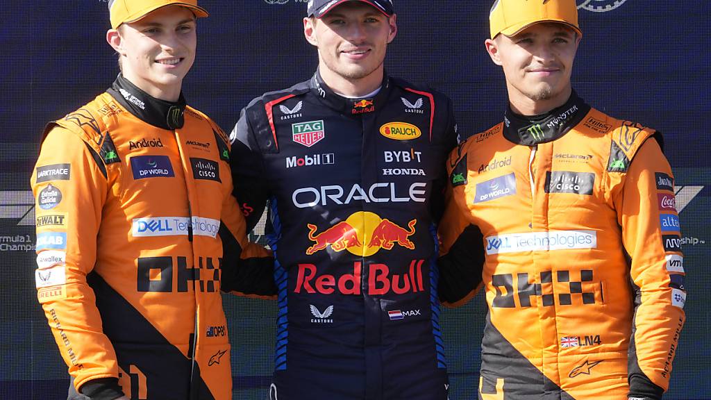 Max Verstappen (Mitte) mit zwei seiner Herausforderer, Oscar Piastri (links) und Lando Norris