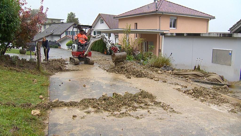 Schlammlawine mitten in Kaltbrunn (SG)