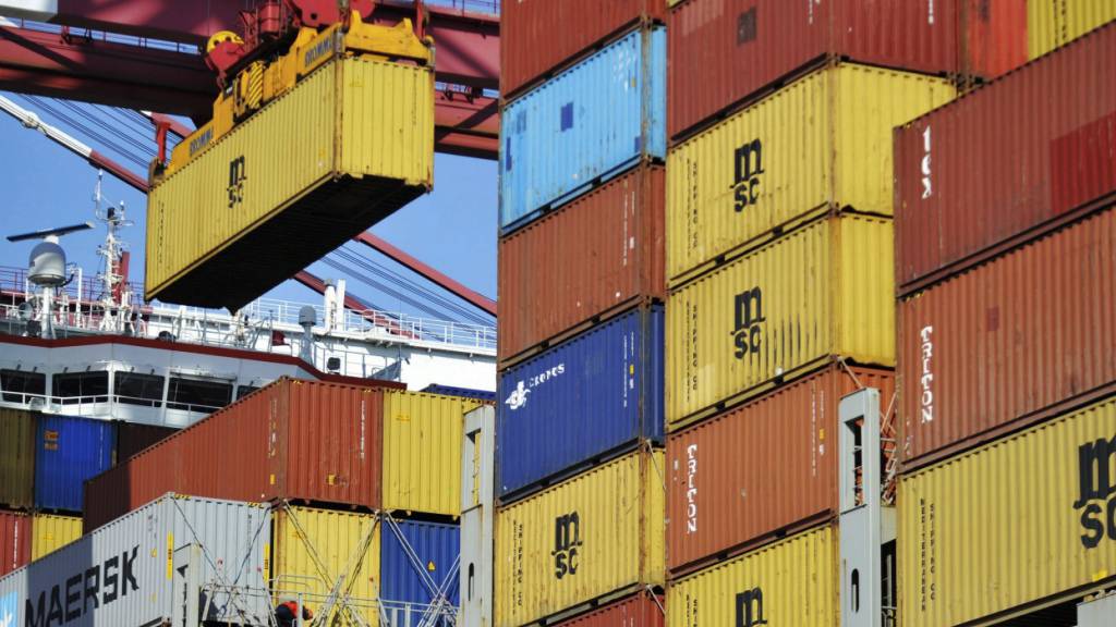 Hafen in Qingdao: Seit Jahren befinden sich die USA und China in einem Handelsstreit. (Archivbild)
