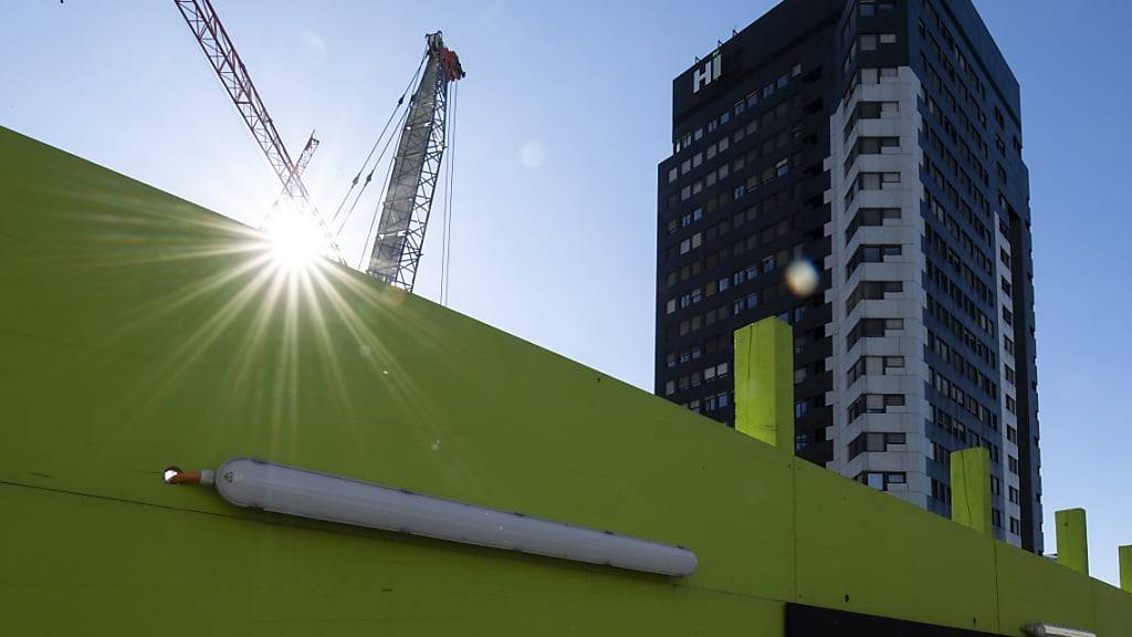 Das St. Galler Kantonsspital will einen Leistungsauftrag für die Herzchirurgie. Aktuell werden aus finanziellen Gründen viele Stellen gestrichen. Betroffen ist auch die Pflege. (Symbolbild)