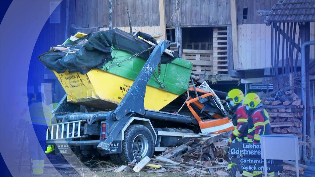 Schafisheim: LKW-Fahrer befindet sich nach dem gestrigen Unfall in einem kritischen Zustand