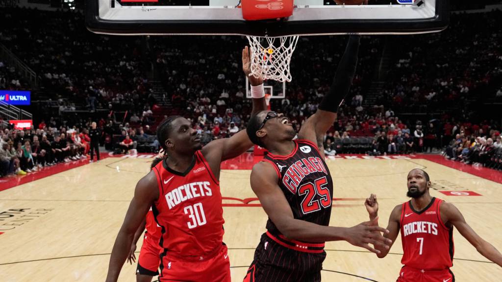 Kurzeinsatz von Capela bei Sieg der Rockets