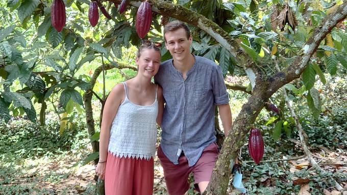 Von der Kakaobohne bis zur Tafel: Paar produziert Schokolade in der Wohnung