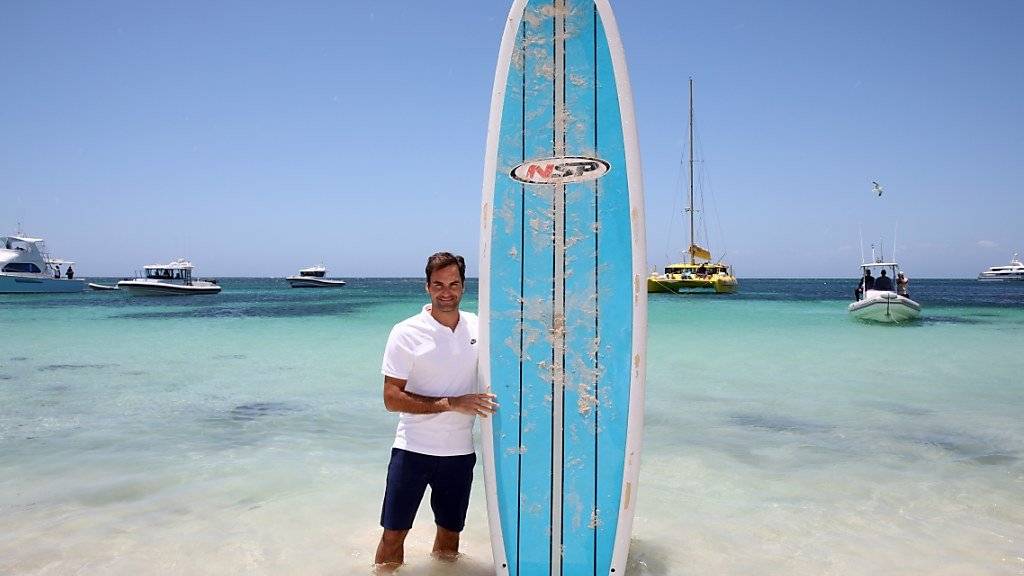 Sommer in Australien: Roger Federer macht vor dem Saison-Auftakt in Perth einen Abstecher an den Strand