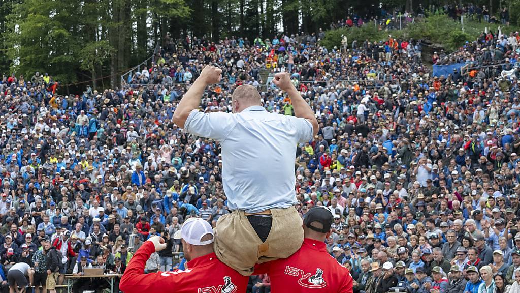 Pirmin Reichmuth triumphiert zum zweiten Mal auf dem Brünig