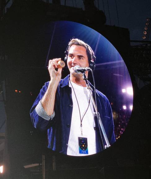 Roger Federer performt mit Coldplay im Letzigrund 2.7.2023