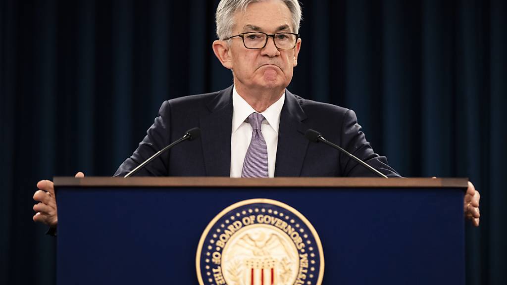 Die US-Notenbank unter Jérôme Powell warnt vor den grossen Risiken, die sich derzeit im Finanzmarkt wegen der Coronakrise abzeichnen. (Archivbild)