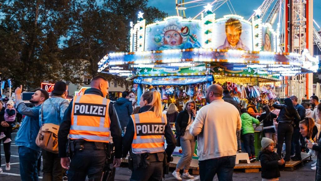 Patrouillen der Stadtpolizei suchten unter anderem nach verloren gegangenen Kindern. (Symbolbild)